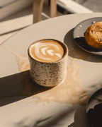 Artisanal Stengods Kaffekopp 210ml – Tumbler Cookie Glasyr