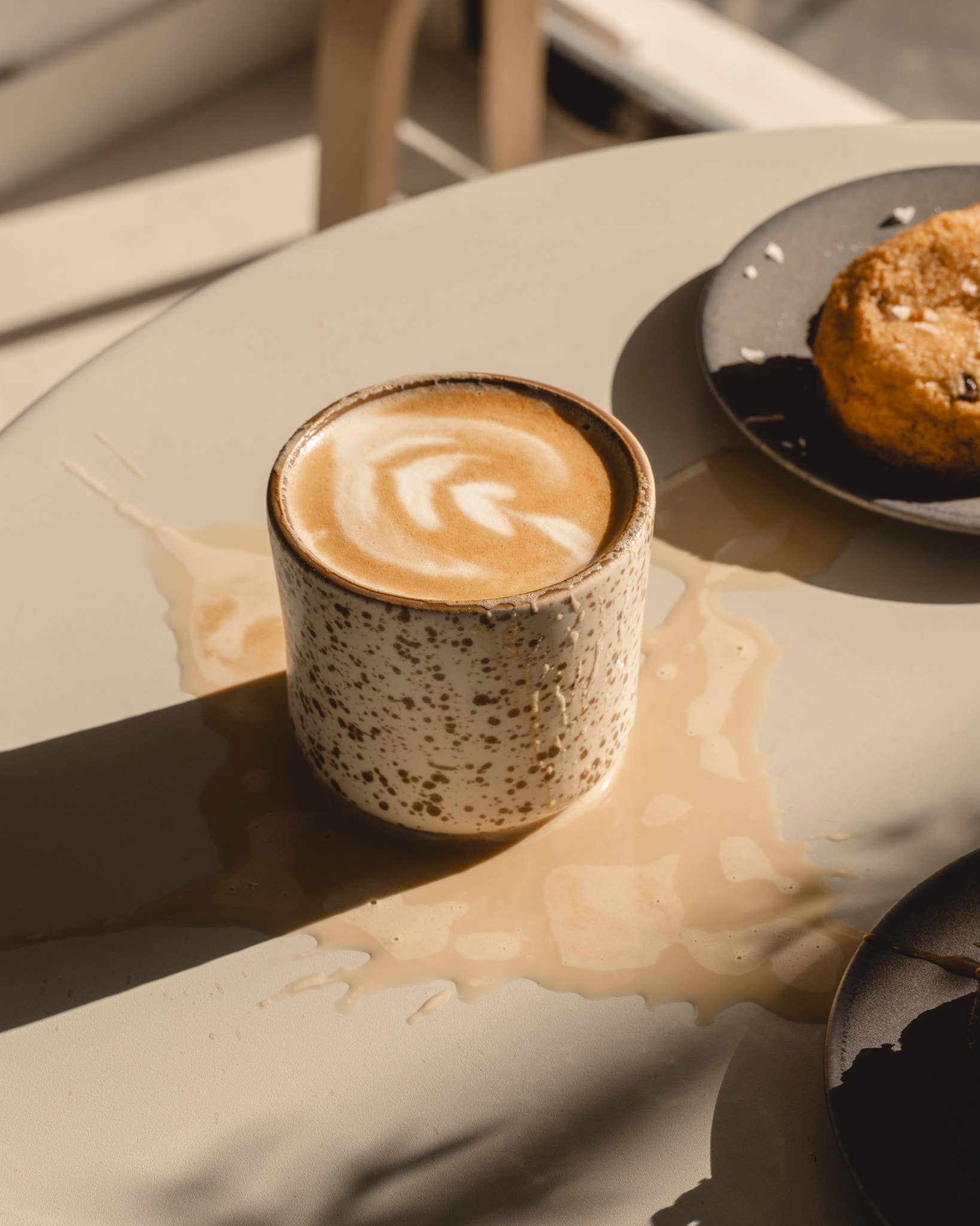 Artisanal Stengods Kaffekopp 210ml – Tumbler Cookie Glasyr